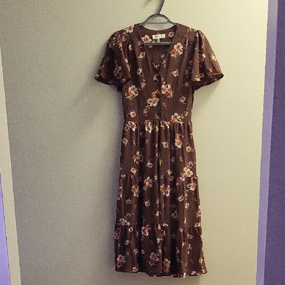 Elegant Brown Floral Midi Dress